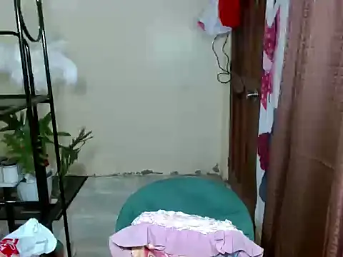 Snapshot of sweetriccum chatting on 04.15.26 sweetriccum online show from 04.15.26