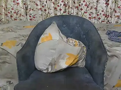 Snapshot of Avni-kumarii chatting on 05.14.26 Avni-kumarii online show from 05.14.26