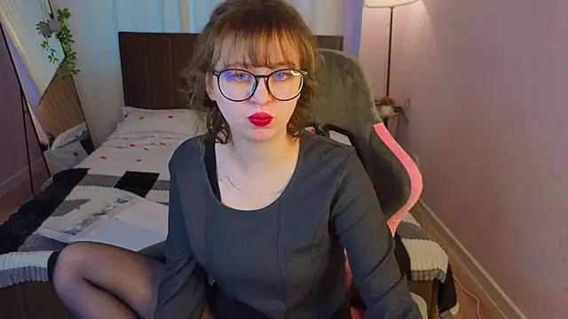 Helen Carson online show from 05.06.26