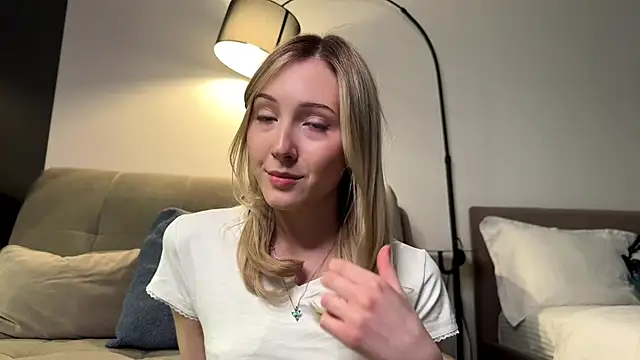 Kattie Petite online show from 04.22.26