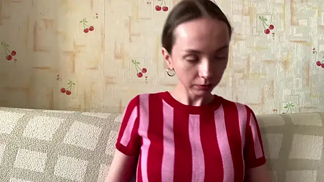 Snapshot of AdriannaBill chatting on 05.17.26 AdriannaBill online show from 05.17.26