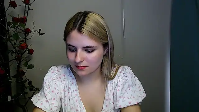 Snapshot of _shy_sabrina__ chatting on 04.17.26 shy sabrina online show from 04.17.26