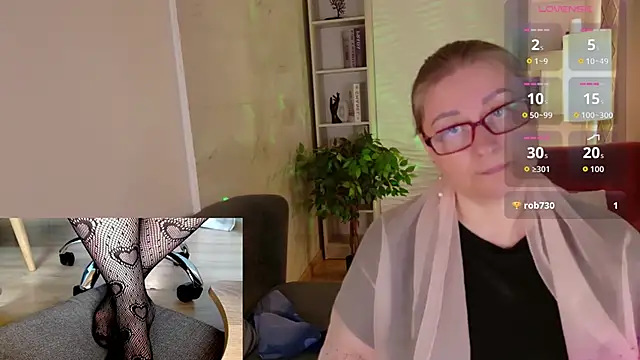 Snapshot of Alexandra_Kind chatting on 05.20.26 Alexandra Kind online show from 05.20.26