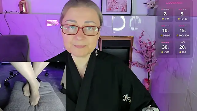 Snapshot of Alexandra_Kind chatting on 05.29.26 Alexandra Kind online show from 05.29.26