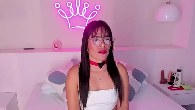 Snapshot of CatalinaRey chatting on 04.16.26 CatalinaRey online show from 04.16.26