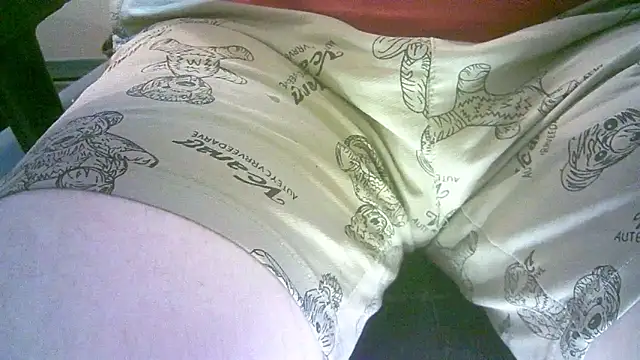 Snapshot of FantastickBombastick chatting on 04.22.26 FantastickBombastick online show from 04.22.26