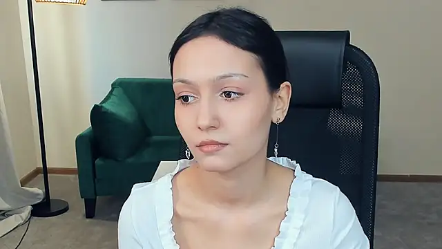 Snapshot of YunEiler chatting on 04.15.26 YunEiler online show from 04.15.26