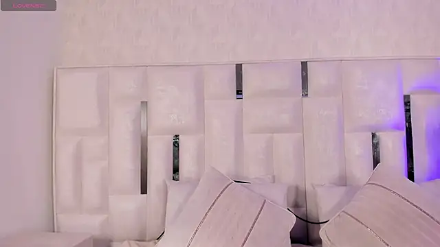 imnikaa  online show from 04.25.26