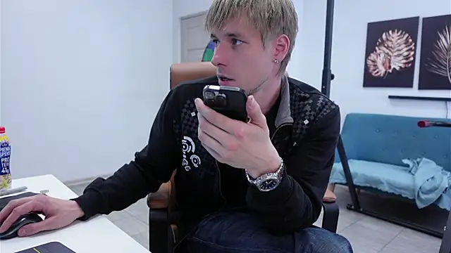 Zack Gillian online show from 05.27.26