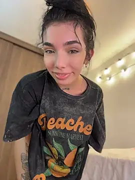 Snapshot of milasantana_ chatting on 05.19.26 milasantana online show from 05.19.26