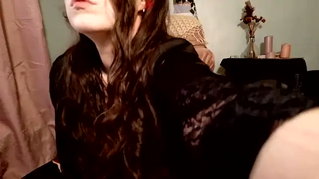 Snapshot of missclochette chatting on 06.16.26 missclochette online show from 06.16.26