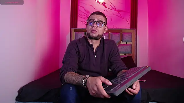 Nickk 21  online show from 05.25.26