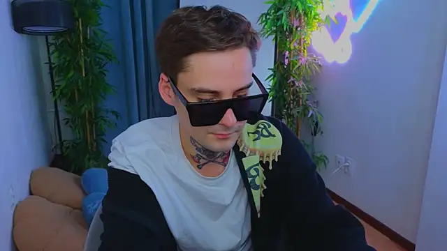 Snapshot of dri11fi11 chatting on 04.15.26 dri11fi11 online show from 04.15.26