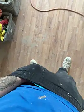 Snapshot of vitiligoDaiv chatting on 04.15.26 vitiligoDaiv online show from 04.15.26