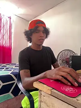 Snapshot of tajada_queso chatting on 04.15.26 tajada queso online show from 04.15.26