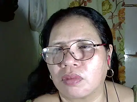 Snapshot of HottyCurlyPeanut chatting on 05.10.26 HottyCurlyPeanut online show from 05.10.26