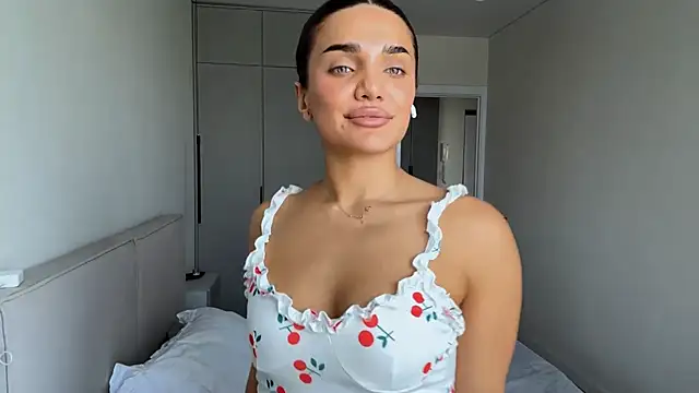Snapshot of MelindaReny chatting on 05.15.26 MelindaReny online show from 05.15.26