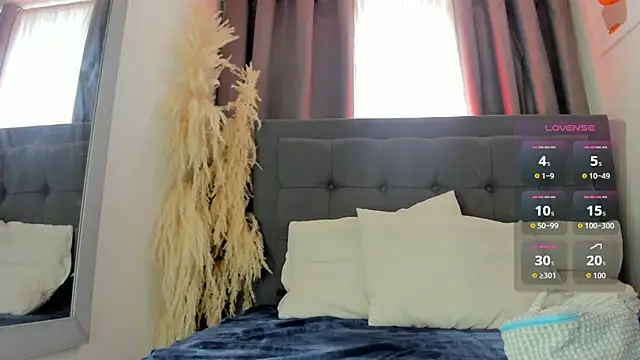 hanna-baker01 online show from 05.14.26