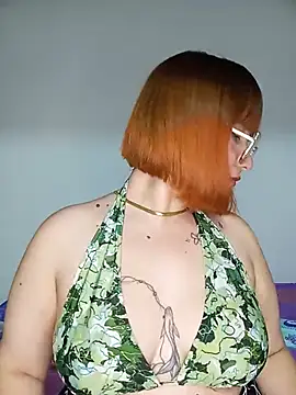 Snapshot of Curves_Nina chatting on 07.10.26 Curves Nina online show from 07.10.26