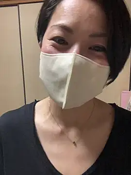Snapshot of rin2432 chatting on 04.28.26 rin2432 online show from 04.28.26