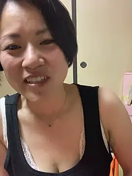 Snapshot of rin2432 chatting on 04.29.26 rin2432 online show from 04.29.26