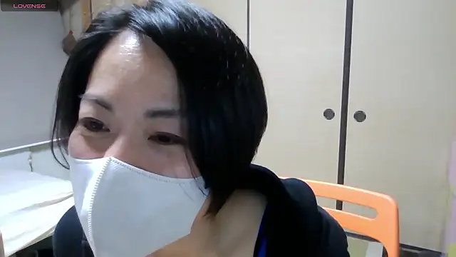 Snapshot of rin2432 chatting on 05.15.26 rin2432 online show from 05.15.26