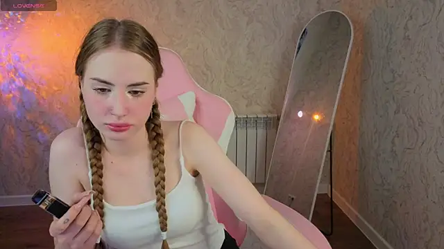 Tasya Doyle online show from 04.24.26