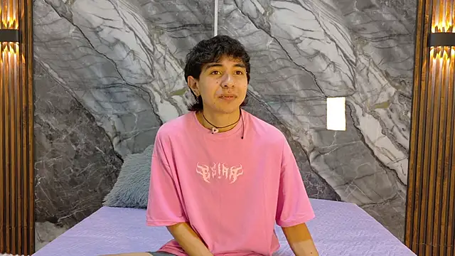 NoahWalker   online show from 05.19.26