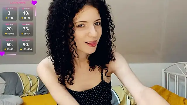 Snapshot of CinnamonCurl chatting on 07.10.26 CinnamonCurl online show from 07.10.26