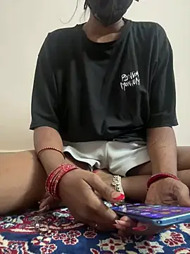 hoty-lovely online show from 04.16.26