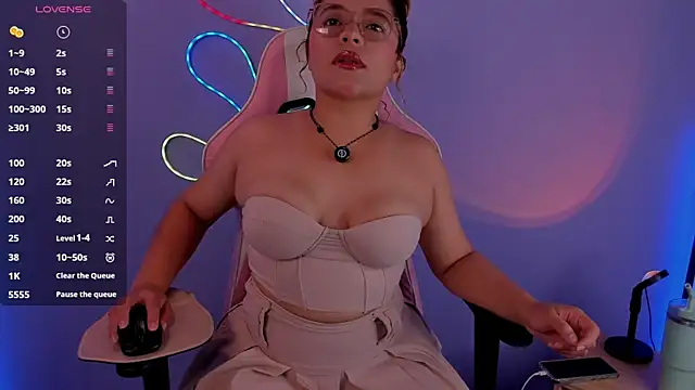 Snapshot of RenataJones11 chatting on 05.16.26 RenataJones11 online show from 05.16.26