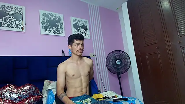Snapshot of taylor_Stele chatting on 06.19.26 taylor Stele online show from 06.19.26