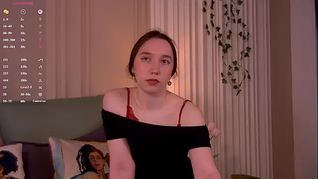 Snapshot of Suzaneey chatting on 04.30.26 Suzaneey online show from 04.30.26