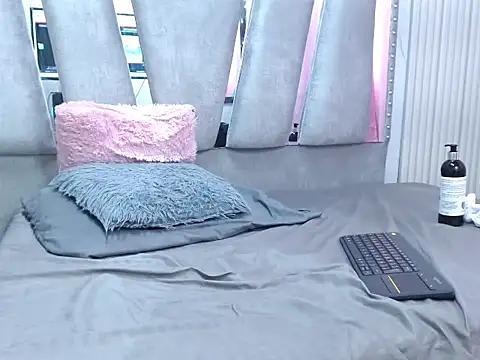 CarlaSpenser online show from 04.27.26
