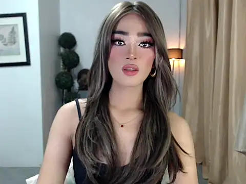 Snapshot of lavandermilk chatting on 06.19.26 lavandermilk online show from 06.19.26