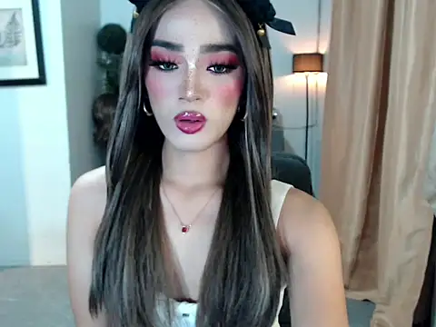 Snapshot of lavandermilk chatting on 07.15.26 lavandermilk online show from 07.15.26