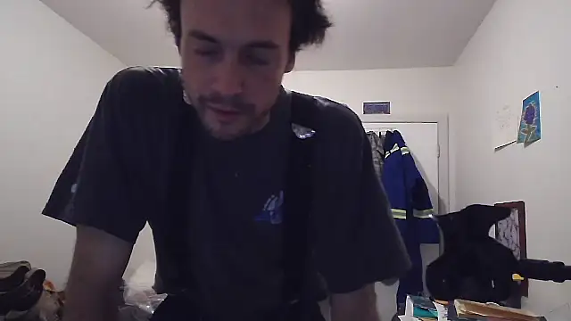 Snapshot of JohnnyMoves chatting on 05.08.26 JohnnyMoves online show from 05.08.26