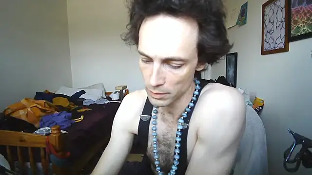 Snapshot of JohnnyMoves chatting on 05.17.26 JohnnyMoves online show from 05.17.26