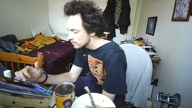 Snapshot of JohnnyMoves chatting on 05.29.26 JohnnyMoves online show from 05.29.26