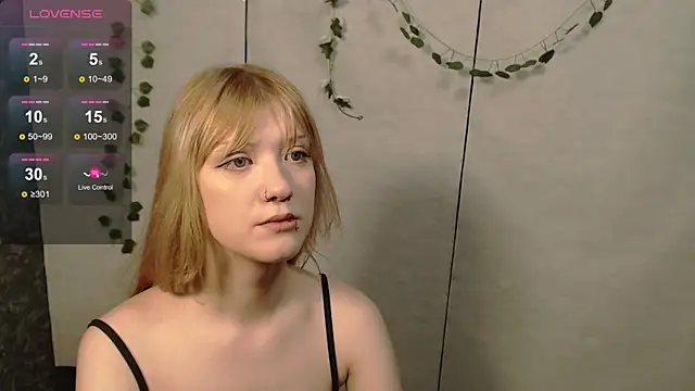 Snapshot of Lina_Wi chatting on 04.30.26 Lina Wi online show from 04.30.26
