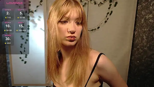Snapshot of Lina_Wi chatting on 04.30.26 Lina Wi online show from 04.30.26