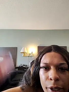 MZFANTZYHONEY online show from 04.16.26