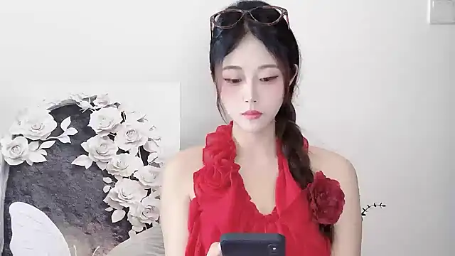 KiKi-011 online show from 05.20.26