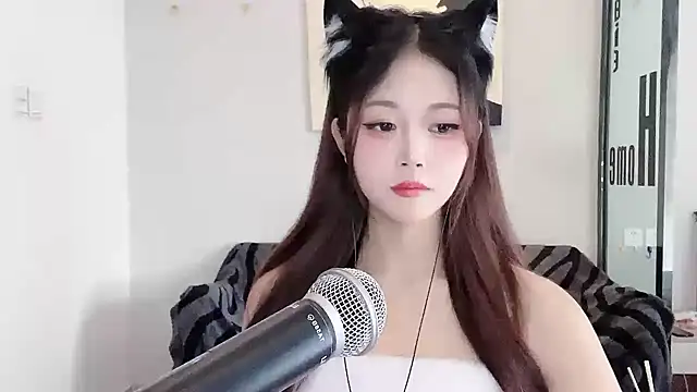 KiKi-011 online show from 05.26.26