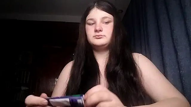 Snapshot of BeatriceMolands chatting on 04.23.26 BeatriceMolands online show from 04.23.26