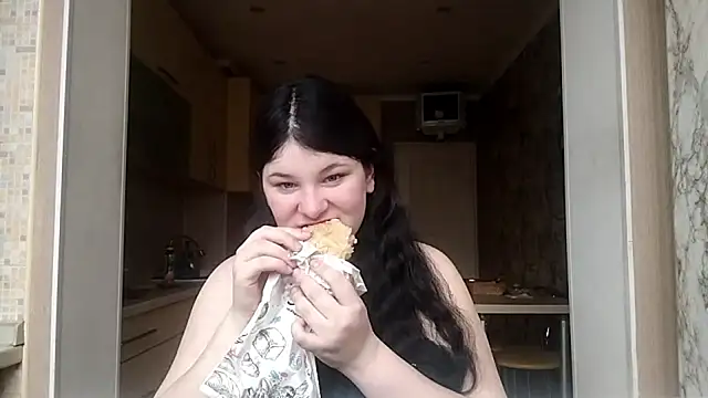 Snapshot of BeatriceMolands chatting on 04.24.26 BeatriceMolands online show from 04.24.26