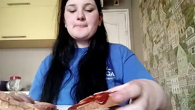 Snapshot of BeatriceMolands chatting on 04.30.26 BeatriceMolands online show from 04.30.26