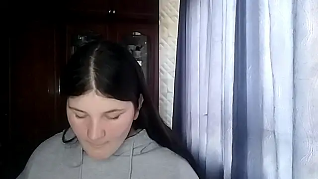 Snapshot of BeatriceMolands chatting on 05.15.26 BeatriceMolands online show from 05.15.26