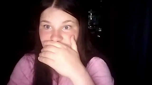 Snapshot of BeatriceMolands chatting on 05.27.26 BeatriceMolands online show from 05.27.26
