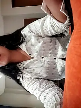 collage girl online show from 04.17.26